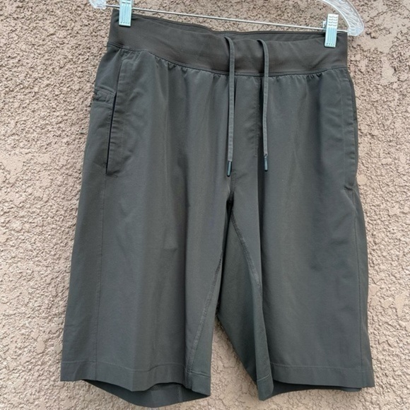 Lululemon Men Shorts Size Medium Activewear Gym‎ Workout,  Unlined - Picture 1 of 12